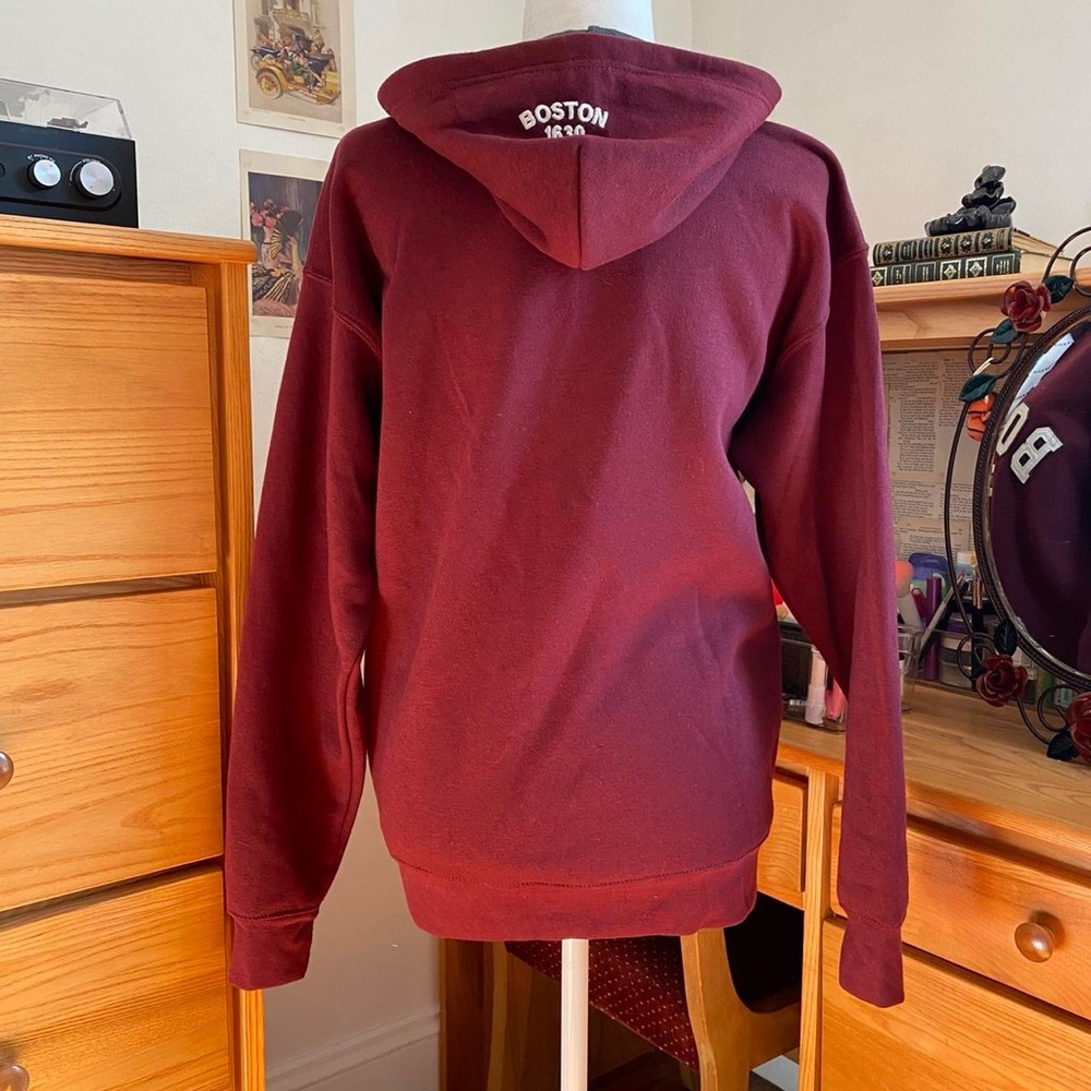 NWOT Boston Logo Maroon Hoodie With Shoe Lace Tie - Picture 3 of 4